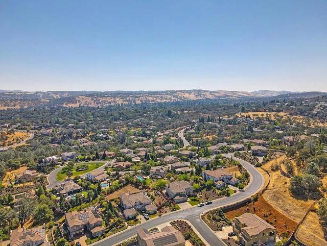 2791 Giorno Way, El Dorado Hills CA: https://media.crmls.org/mediaz/00b2c448-2682-4649-a33d-830004783cda.jpg