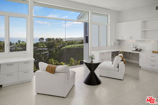 27454 Winding Way, Malibu CA: https://media.crmls.org/mediaz/00b2c9c7-be87-4516-b635-78045a937d48.jpg