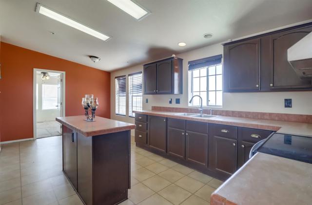 1696 Mary Joe Ln, Boulevard CA: https://media.crmls.org/mediaz/00b378ce-e48d-4eab-a2f3-19effabf67e8.jpg