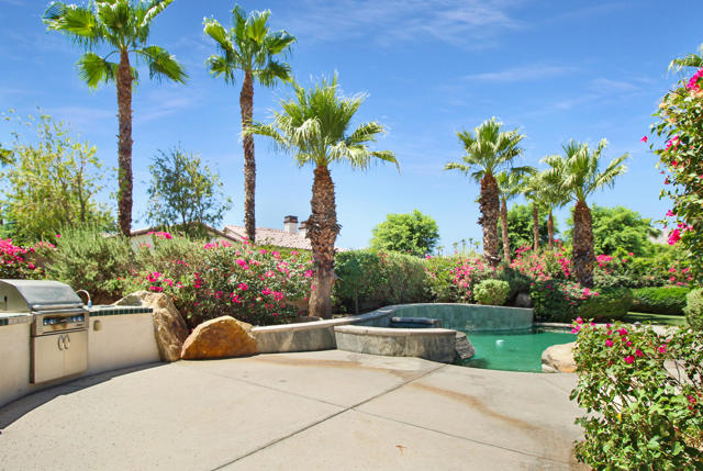 81075 Giacomo Way, La Quinta CA: https://media.crmls.org/mediaz/00b3c91f-e9b7-4a4e-8111-f401f96c343d.jpg