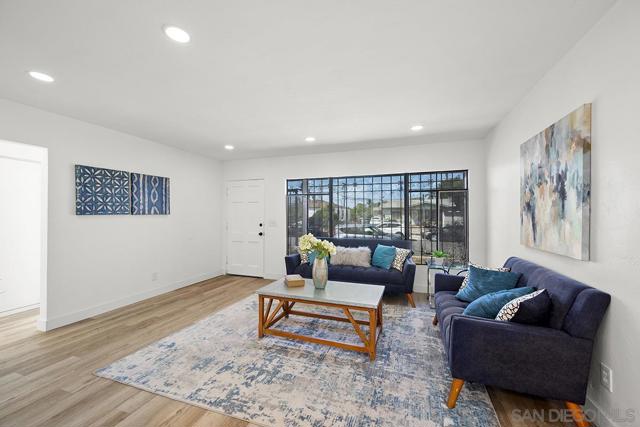 745 West St, San Diego CA: https://media.crmls.org/mediaz/00b42234-ab8d-49d8-9035-0389c69025fd.jpg