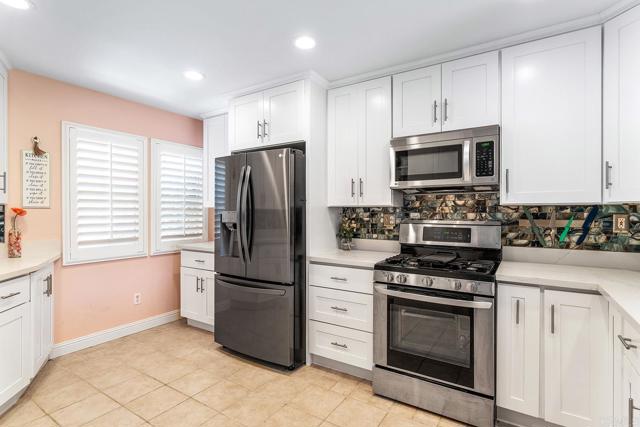 4610 Los Alamos Way, Oceanside CA: https://media.crmls.org/mediaz/00b469ba-d9dd-44c9-a441-584e2107b49e.jpg