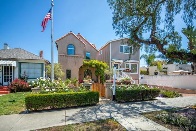 867 E Avenue, Coronado CA: https://media.crmls.org/mediaz/00b48603-550a-4074-a6c1-4009c56c101b.jpg