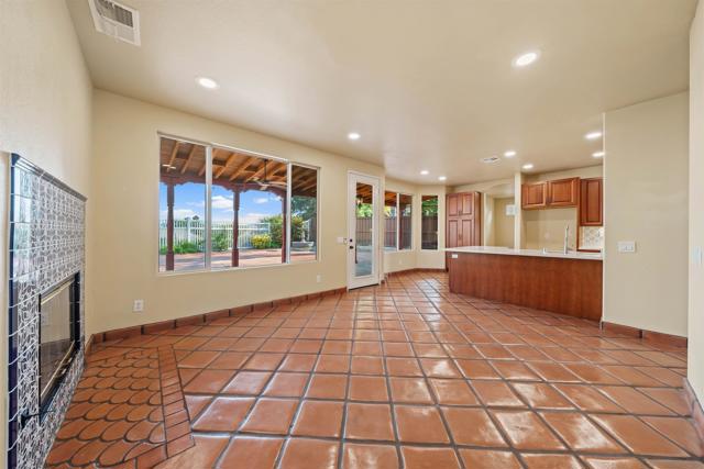 32991 Adelante St, Temecula CA: https://media.crmls.org/mediaz/00b4861c-fec5-48ba-85a1-d641a3b1d282.jpg