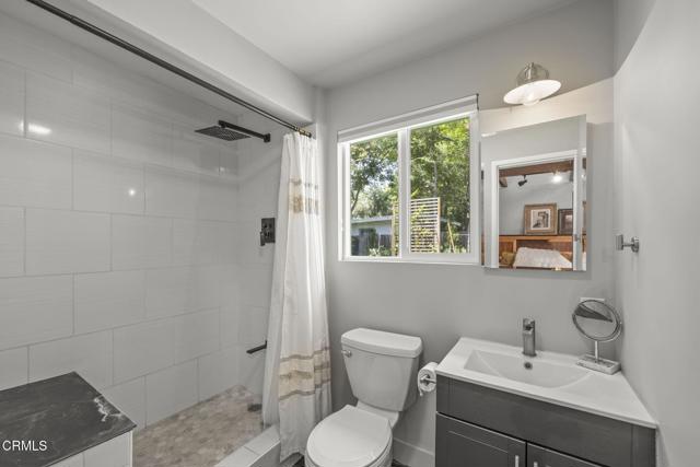 301 Park Road, Ojai CA: https://media.crmls.org/mediaz/00b49a32-e7f7-46ad-a08b-0b31fc231064.jpg