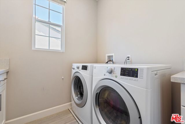 14624 Mccormick Street, Sherman Oaks CA: https://media.crmls.org/mediaz/00b4ad13-f672-4a2e-9011-4aeeb6bf1919.jpg