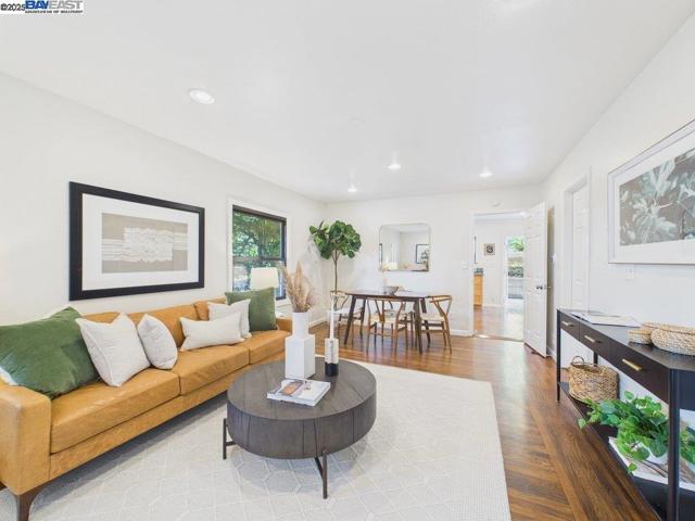 4418 Virginia Ave, Oakland CA: https://media.crmls.org/mediaz/00b51ba6-90ae-4b1e-aa84-01a3cbf5695b.jpg
