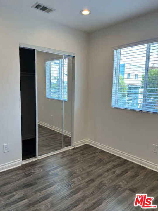 523 N Benton Way, Los Angeles CA: https://media.crmls.org/mediaz/00b57ca0-ad8a-4468-a2ef-ec02031f38d0.jpg