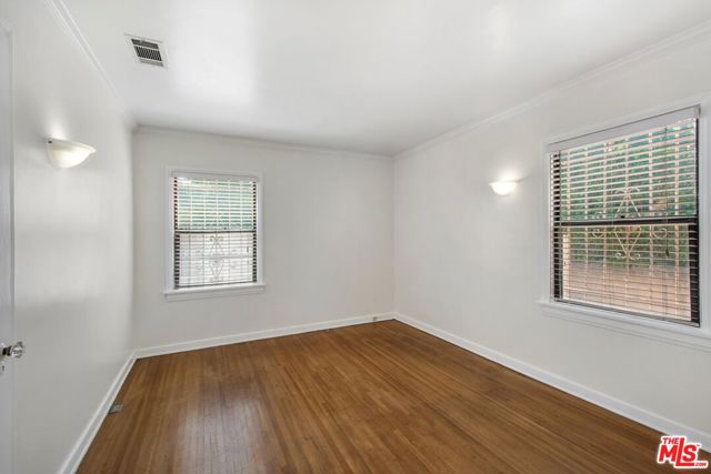 1558 Ellsmere Avenue, Los Angeles CA: https://media.crmls.org/mediaz/00b5a53a-8113-443c-88ee-973d8e1d0871.jpg
