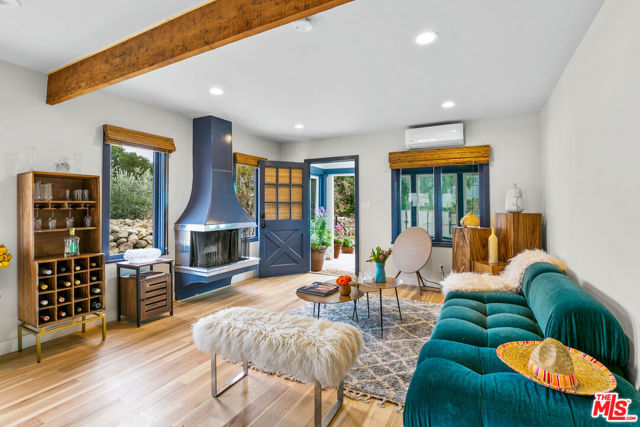 Image 5 of 70 For 828 Fordyce Rd & 2561 Grand Avenue