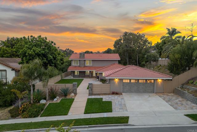 Detail Gallery Image 1 of 28 For 325 Santa Helena Dr, Solana Beach,  CA 92075 - 6 Beds | 4 Baths