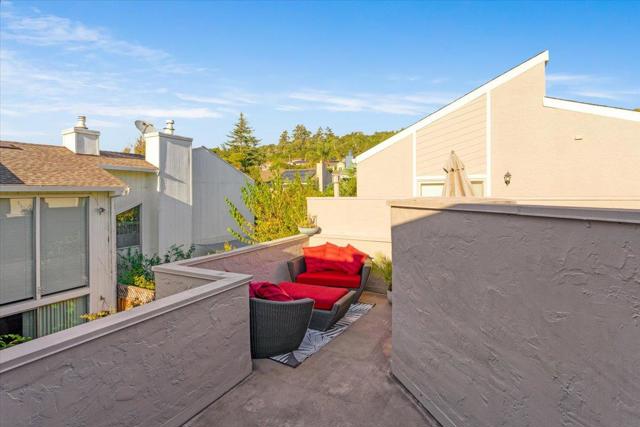 2127 Penasquitas Drive, Aptos CA: https://media.crmls.org/mediaz/00b75383-c897-4082-a26b-5fc22b98c61e.jpg