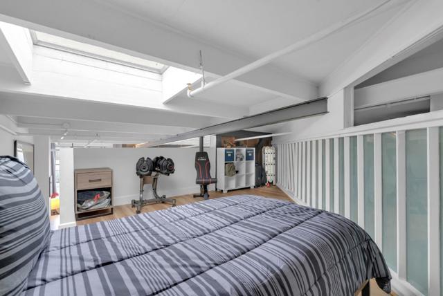 4053 Harlan Street, Emeryville CA: https://media.crmls.org/mediaz/00b7ae09-2843-45fa-8758-f1c5c1750a08.jpg
