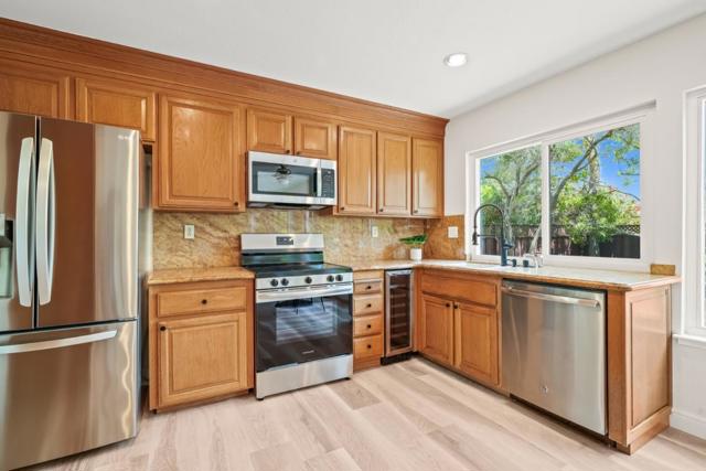 354 Port Royal Avenue, Foster City CA: https://media.crmls.org/mediaz/00b7be01-64cd-446b-b018-b91a2e4a1b6b.jpg