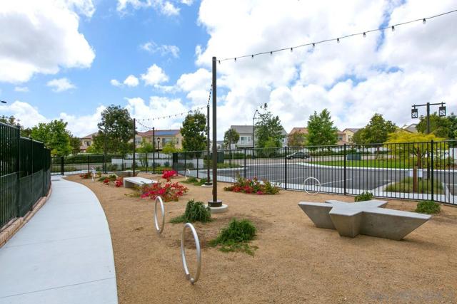 6336 Sagebrush Bend Way, San Diego CA: https://media.crmls.org/mediaz/00b7d3fe-3f60-4896-b205-69507e0afd69.jpg