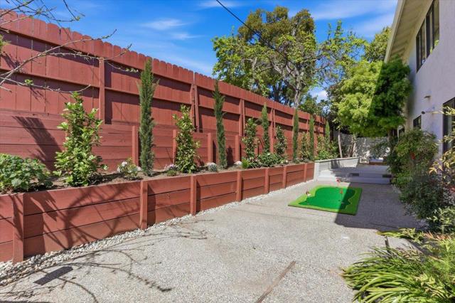 764 Bain Place, Redwood City CA: https://media.crmls.org/mediaz/00b7d702-a0fa-4f91-a6e4-f366a1623823.jpg