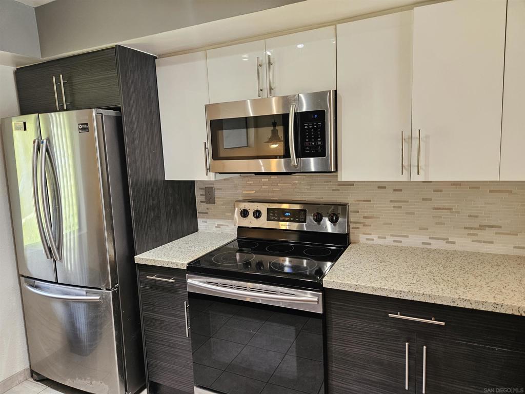 814 America Way - photo 5