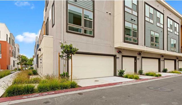 6681 Optimum Loop, San Jose CA: https://media.crmls.org/mediaz/00b86ef3-d7e4-4a11-baf7-bb0d5c6bdca9.jpg