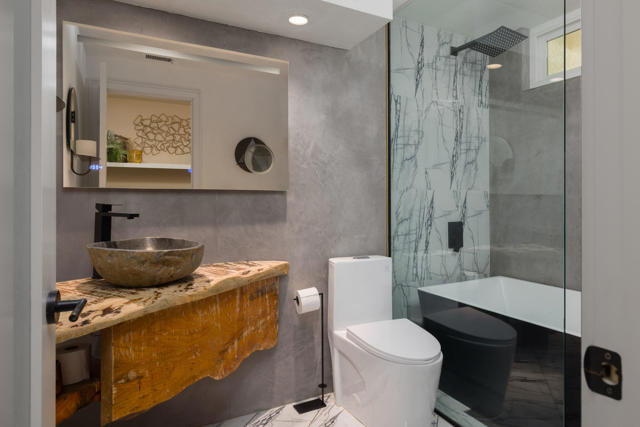201 Augusta Drive, Palm Desert CA: https://media.crmls.org/mediaz/00b86f1f-60f2-4d30-bbca-e86d13c40251.jpg