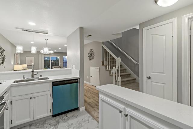 340 W Sunnyoaks Avenue, Campbell CA: https://media.crmls.org/mediaz/00ba44c2-73d5-4ecb-bb78-024917590f25.jpg