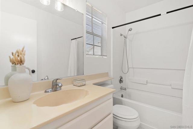 10598 Rancho Carmel Dr, San Diego CA: https://media.crmls.org/mediaz/00bafeeb-280c-42e6-99ee-6cbac0176b75.jpg