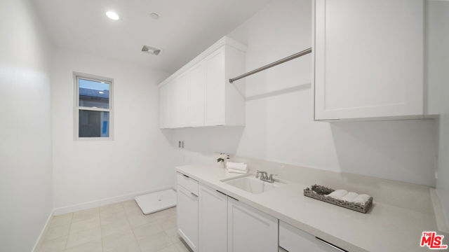 Image 35 of 57 For 11782 Hillsborough Lane