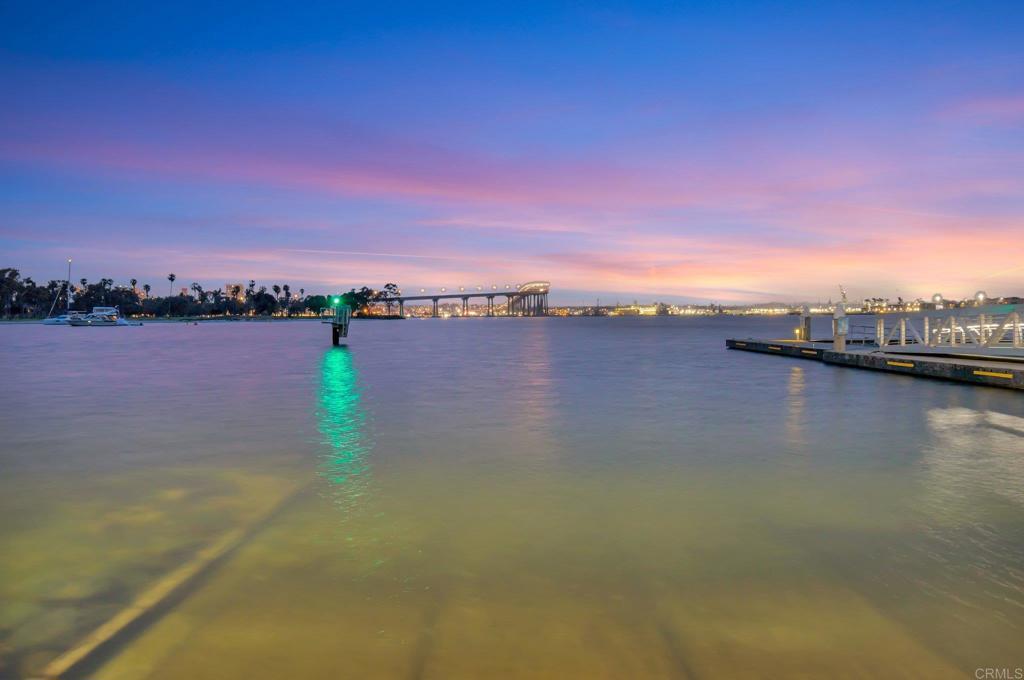 https://media.crmls.org/mediaz/00bc6b01-3e2c-4947-a6c5-96e9b88b0ac4.jpg?preset=X-Large