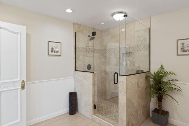 79100 Montego Bay Drive, Bermuda Dunes CA: https://media.crmls.org/mediaz/00bc8105-de9e-4702-8846-f7c7230b08d7.jpg