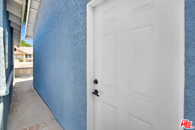 Image 18 of 23 For 646 Hollister Street