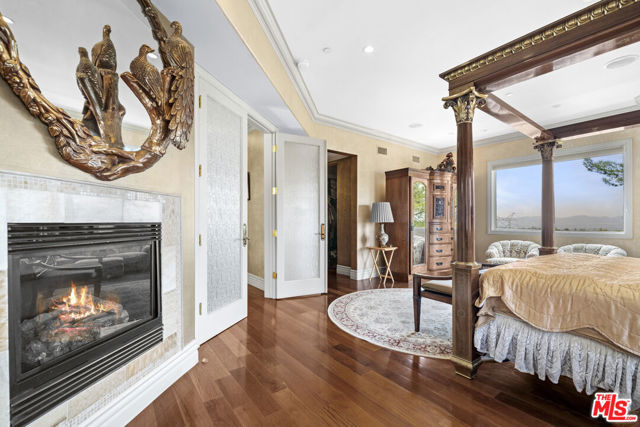 3848 Vista Linda Drive, Encino CA: https://media.crmls.org/mediaz/00bd4a88-af32-41e6-8743-4a3fbdd9ff61.jpg