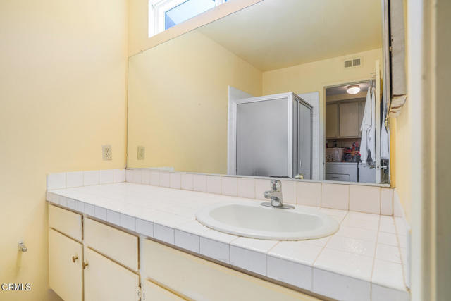 Detail Gallery Image 20 of 26 For 6909 Pala Mesa Dr, Oak Park,  CA 91377 - 4 Beds | 3 Baths