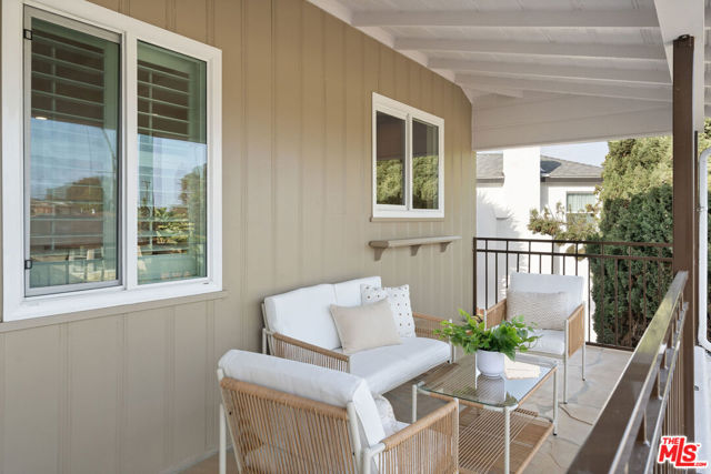 4405 Springdale Drive, Los Angeles CA: https://media.crmls.org/mediaz/00bdbb92-867d-4190-afb6-938253fc826a.jpg