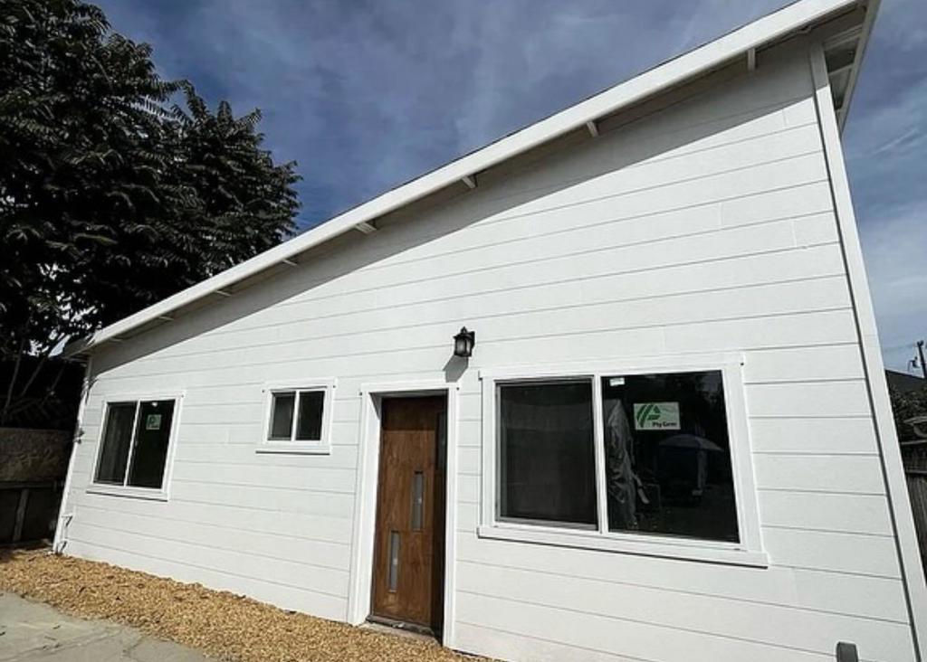 410 Josefa Street #2