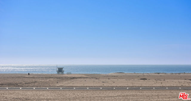 605 Palisades Beach Road, Santa Monica CA: https://media.crmls.org/mediaz/00be7990-3a9c-4e5b-b685-ec0d622e134d.jpg