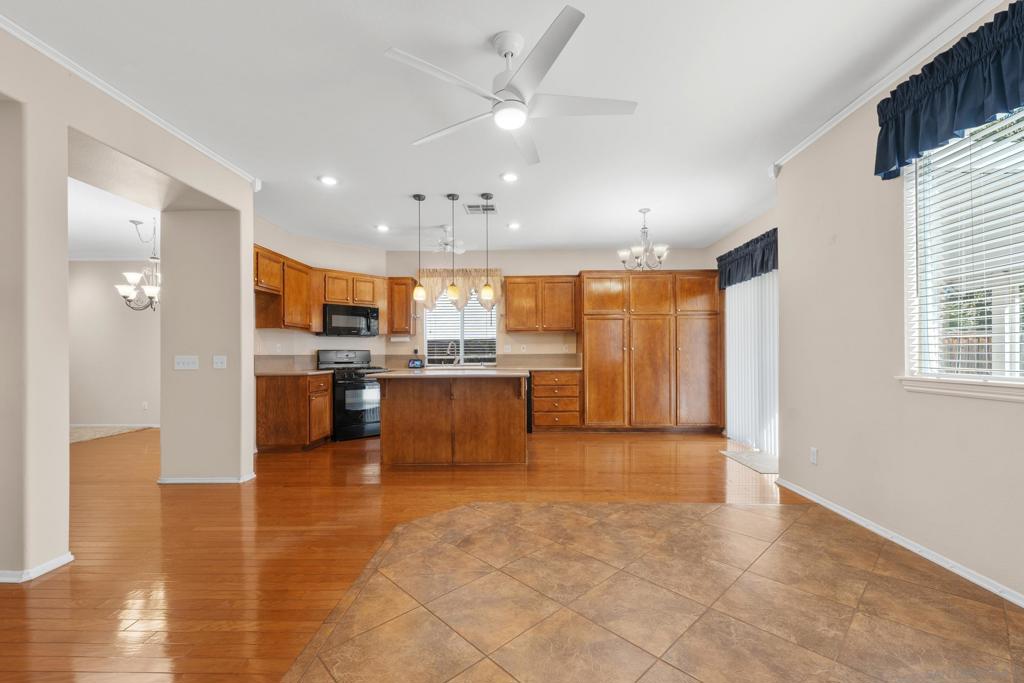 MLS #250042625SD image #7