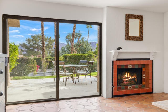 48980 Wildwood Lane, Palm Desert CA: https://media.crmls.org/mediaz/00bed650-79aa-4fff-b467-8e28a9be19ab.jpg