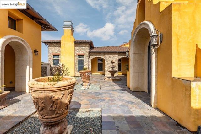 3600 Byer Rd, Byron CA: https://media.crmls.org/mediaz/00bf6c3b-6051-4b34-9953-33832a110c0f.jpg