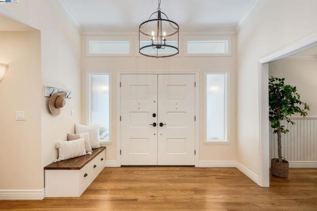 20 Donna Ln, Danville CA: https://media.crmls.org/mediaz/00bf91ce-7691-4e20-8e55-7caad660469e.jpg