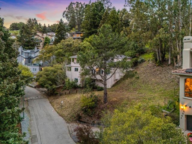 6959 Buckingham Boulevard, Berkeley CA: https://media.crmls.org/mediaz/00bfae61-de64-4e87-9f7d-37f62d054267.jpg