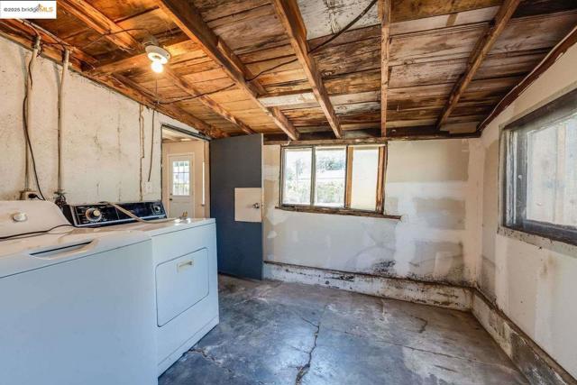 2840 Mount Diablo ST, Concord CA: https://media.crmls.org/mediaz/00c03102-a66a-459b-9a65-7e196c080c4e.jpg