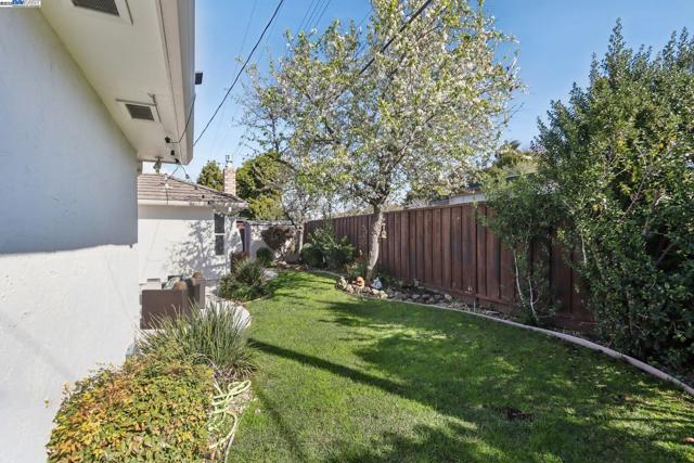 Image 38 of 53 For 5238 Brophy Dr