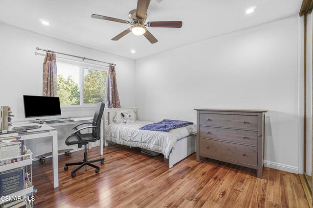27802 Via Amistosa, Agoura Hills CA: https://media.crmls.org/mediaz/00c178f8-bc83-42bd-9cfb-1bcdf2f4257f.jpg