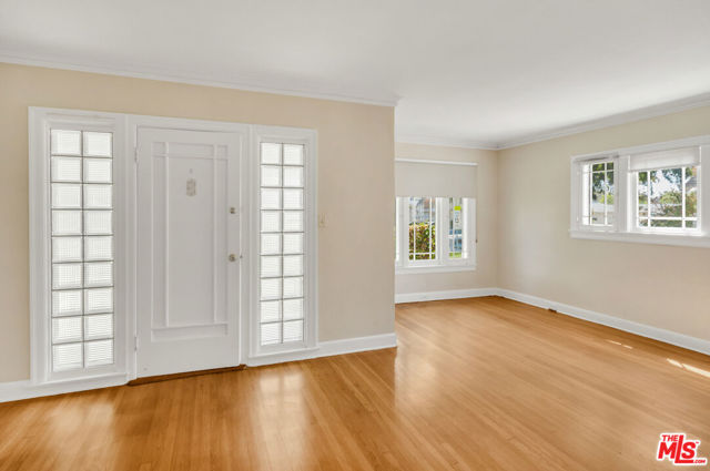 3845 COLLEGE Avenue photo 6
