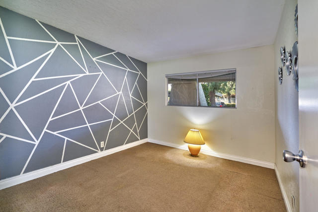 2875 N Los Felices Road, Palm Springs CA: https://media.crmls.org/mediaz/00c1c426-7c28-4ca3-b7a8-b02c63f53e65.jpg