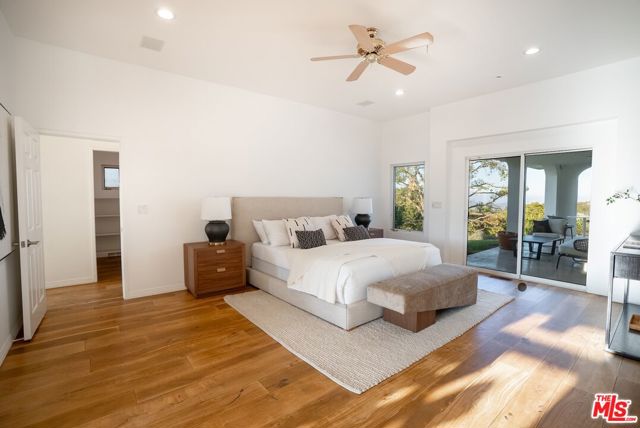 21965 Saddle Peak Road, Topanga CA: https://media.crmls.org/mediaz/00c1ec82-a25b-4868-a3b2-593f761a270e.jpg