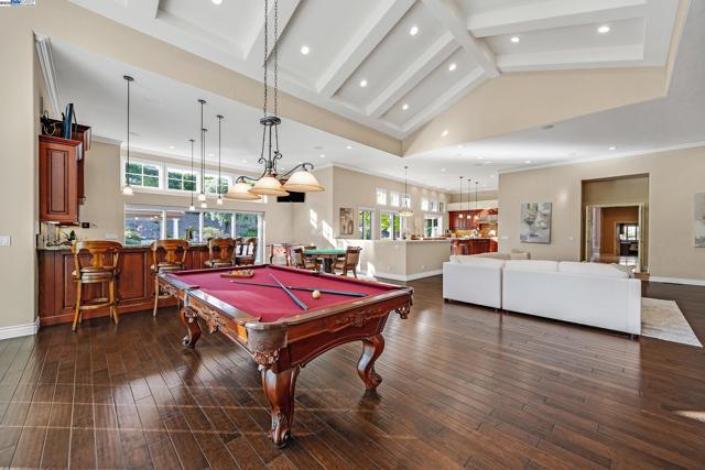 24 Timberview Ct., Danville CA: https://media.crmls.org/mediaz/00c2589d-c12a-40f9-9265-f9791576a76a.jpg