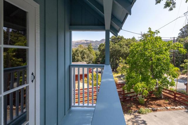 18 Upper Circle, Carmel Valley CA: https://media.crmls.org/mediaz/00c27102-187d-4c31-8fcf-8a37f8210765.jpg