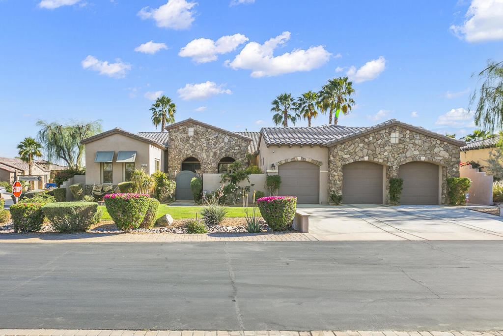 81129 Soaring Hawk Court