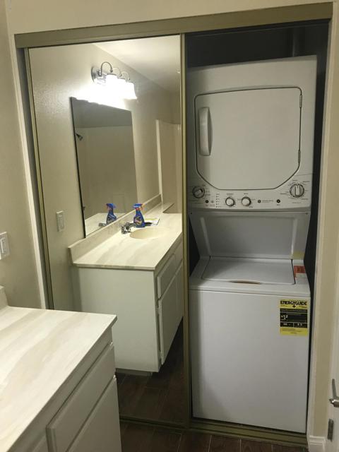245 Oak Leaf Drive, Thousand Oaks CA: https://media.crmls.org/mediaz/00c2ff4c-7181-43f7-8701-dd673b968778.jpg