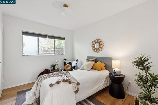 6653 Banning Dr, Oakland CA: https://media.crmls.org/mediaz/00c3888b-f019-4c50-a67d-200b6411199f.jpg